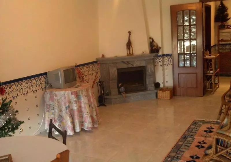 Majatalo Homestay Marialva Park