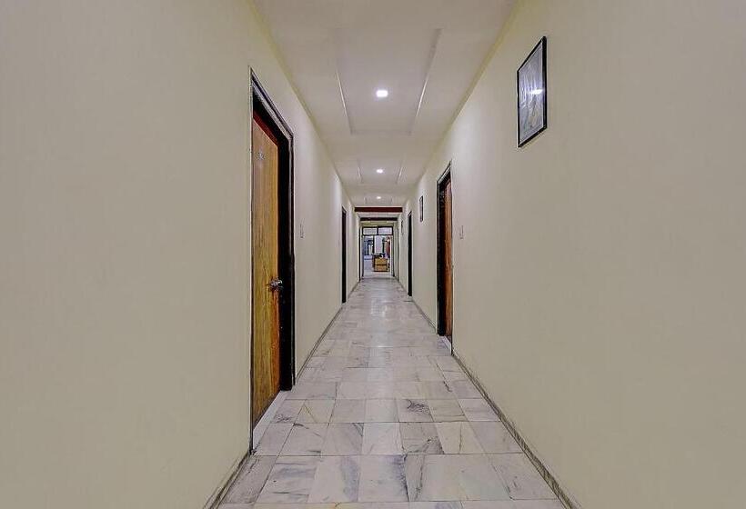 Spot On 73377 Hotel Sarovar Inn