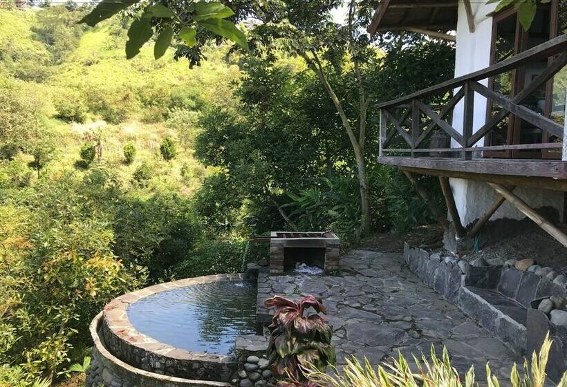 Viga Vieja Cabaña Rustica By Nomad Guru