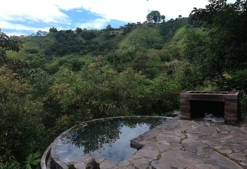 Viga Vieja Cabaña Rustica By Nomad Guru