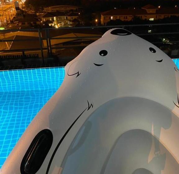 Bear’s Den Hotel Pattaya