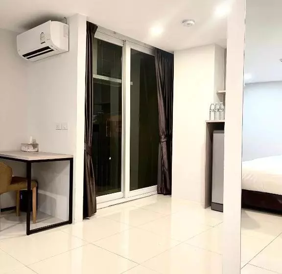 Bear’s Den Hotel Pattaya