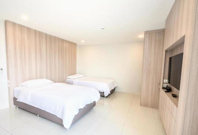 Bear’s Den Hotel Pattaya