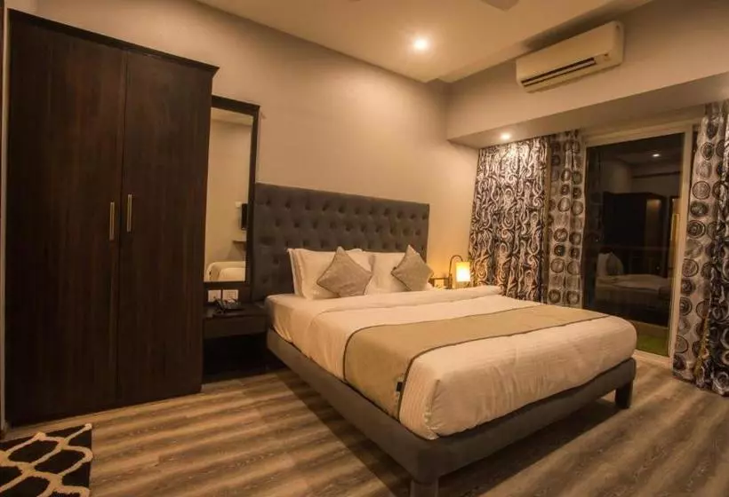 ホテル Encore Suites Goa