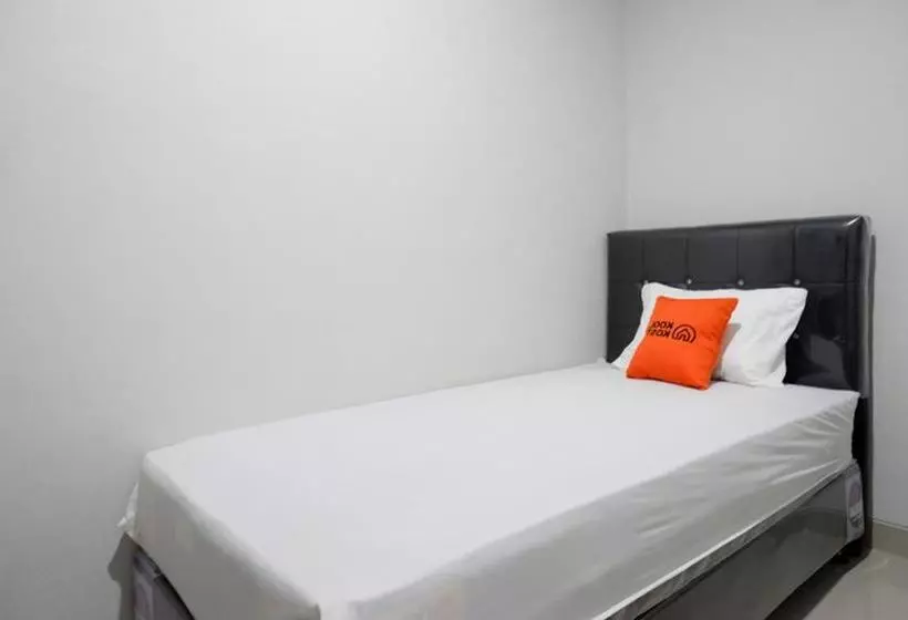 ホテル Koolkost Female Syariah Near Rsu Syubbanul Wathon Magelang