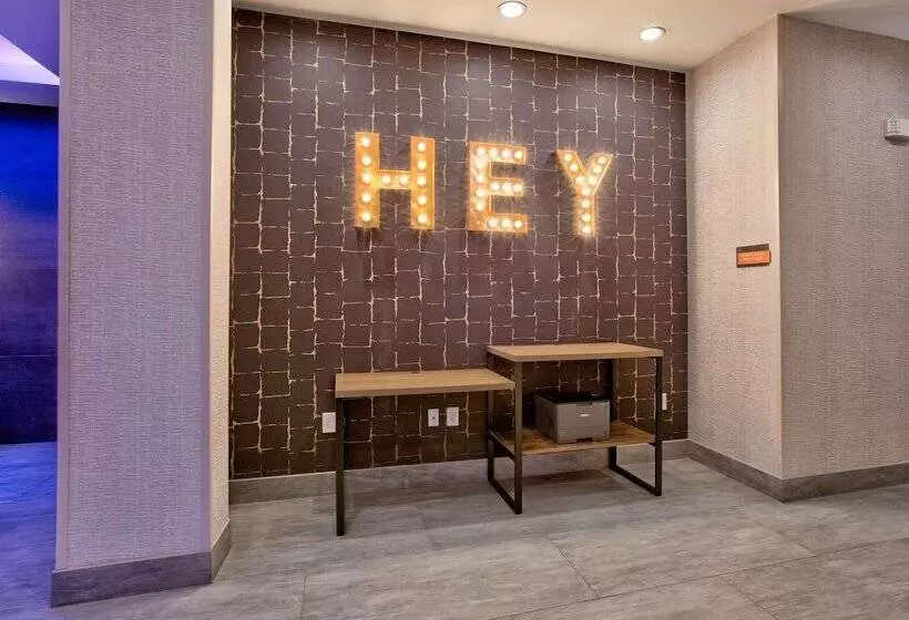 Hotelli La Quinta Inn & Suites By Wyndham Dallas/fairpark