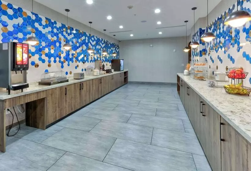 Hotelli La Quinta Inn & Suites By Wyndham Dallas/fairpark