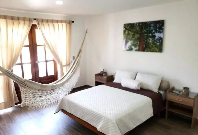 ホテル On The Rock