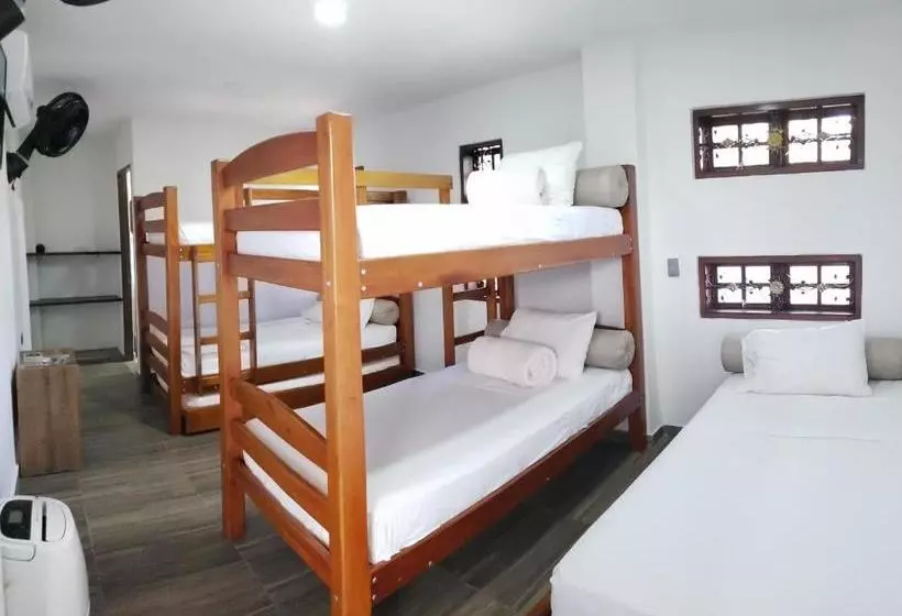 ホテル On The Rock