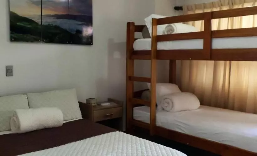 ホテル On The Rock