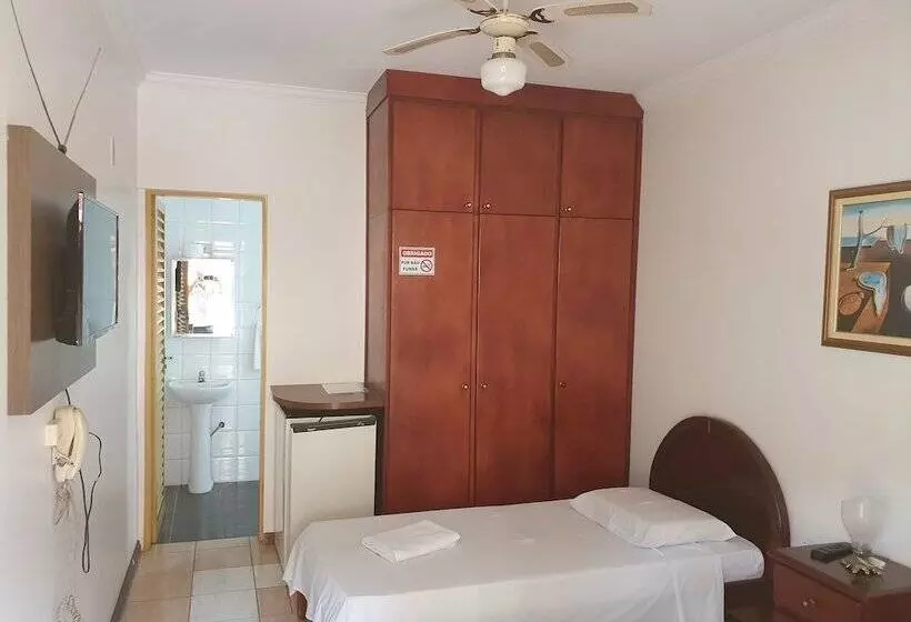 Hotelli Sta Mônica Marília