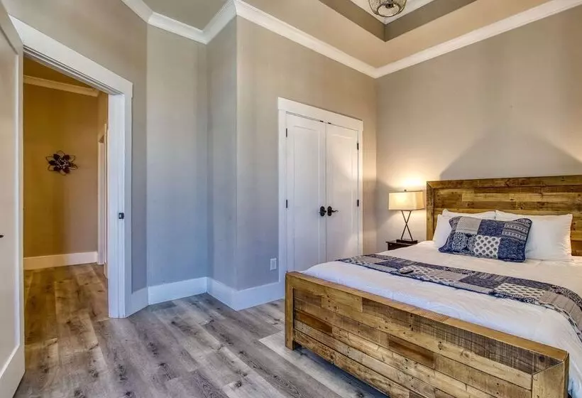 New Hotel Collection Smoky Mountains