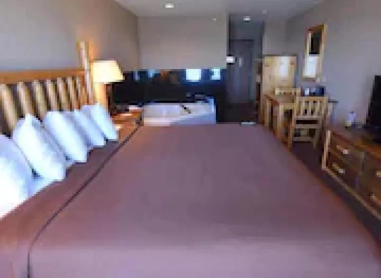 Bridge Vista Beach Hotel And Convention Center