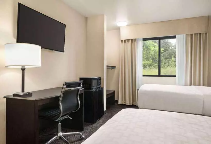 호텔 Baymont By Wyndham Hearne