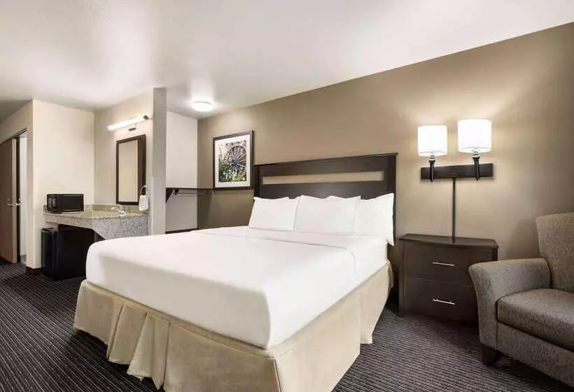 호텔 Baymont By Wyndham Hearne