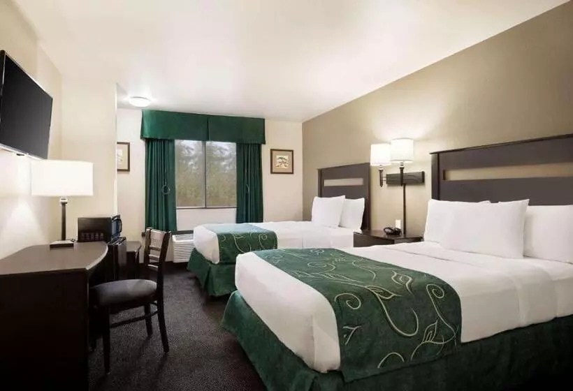 호텔 Baymont By Wyndham Hearne