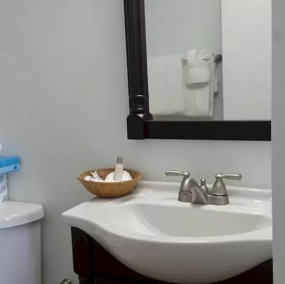 酒店 The Bay Inn At Lani Kai