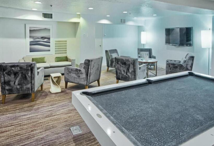 هتل Desert Rose Resort