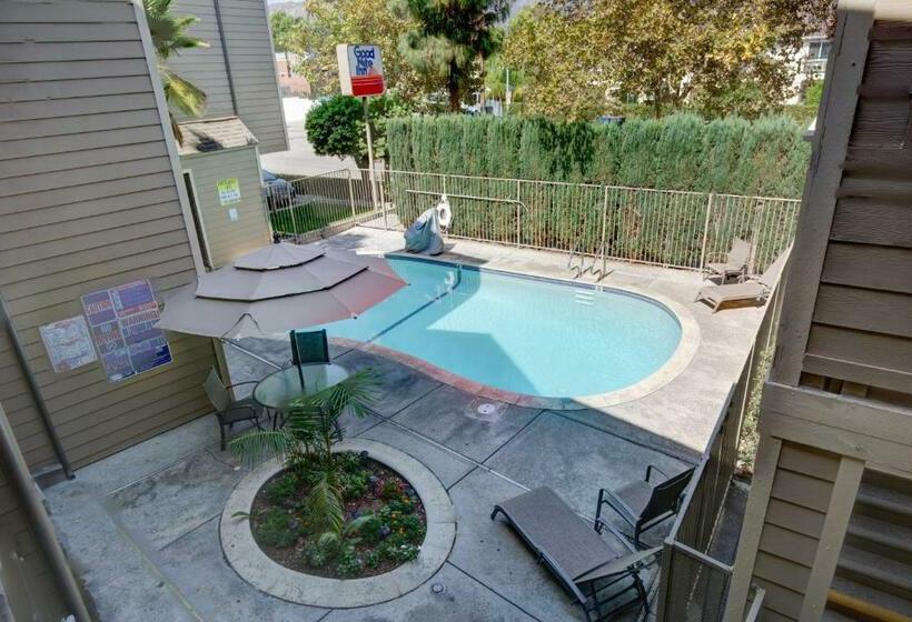 Отель Good Nite Inn Sylmar