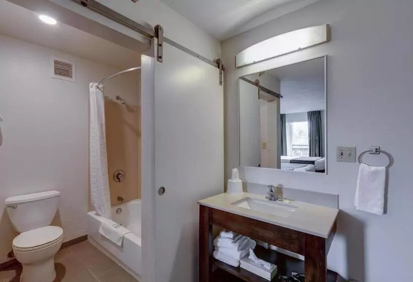 Отель Inn At Rohnert Park