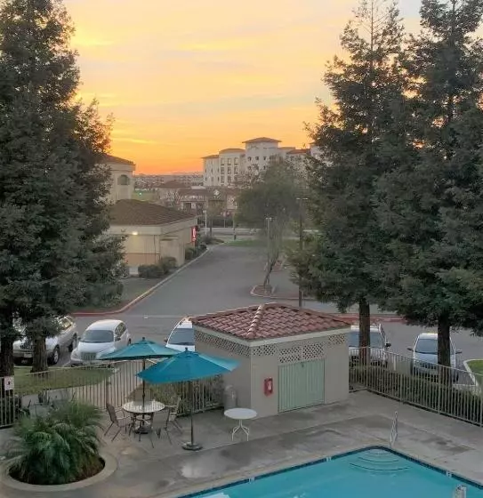 Отель Inn At Rohnert Park