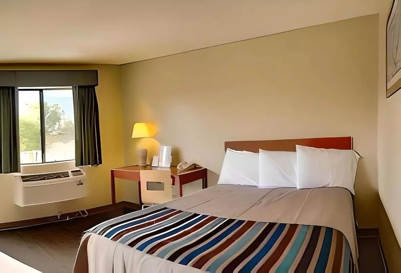 Отель Inn At Rohnert Park