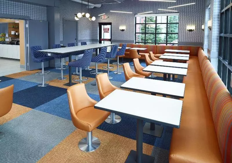 Livinn Hotel Minneapolis South / Burnsville