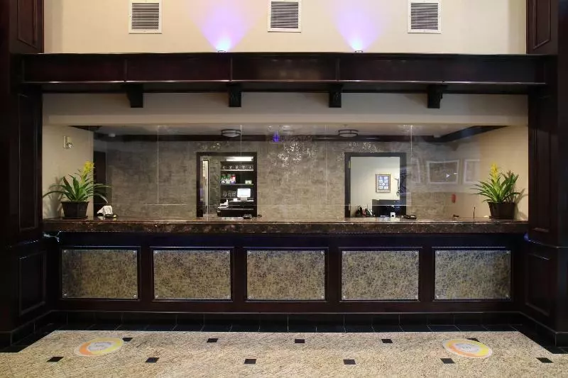 ホテル Oxford Suites Spokane Downtown