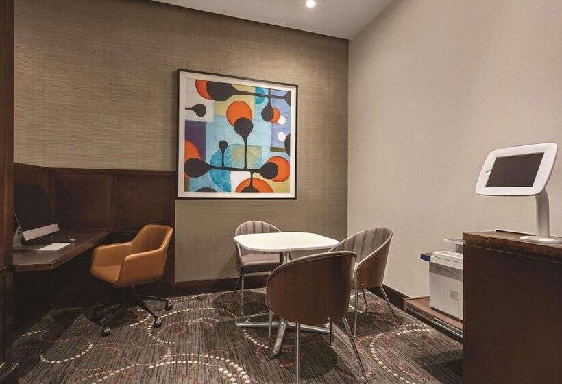 Radisson Hotel New York Wall Street