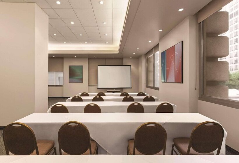 Radisson Hotel New York Wall Street