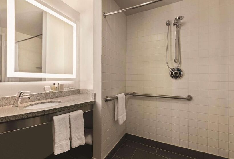 Radisson Hotel New York Wall Street