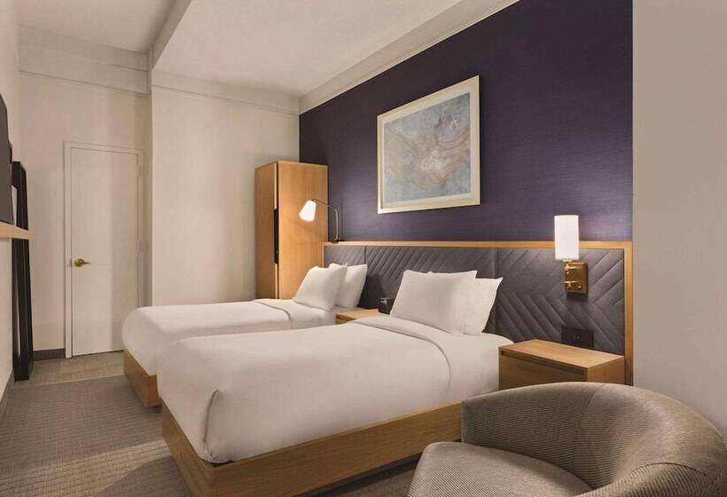 Radisson Hotel New York Wall Street