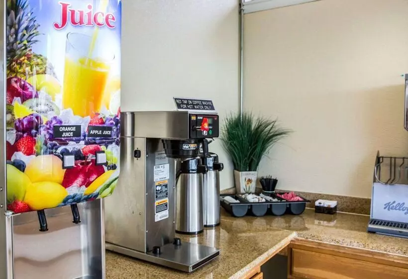 هتل Rodeway Inn & Suites Wilmington North