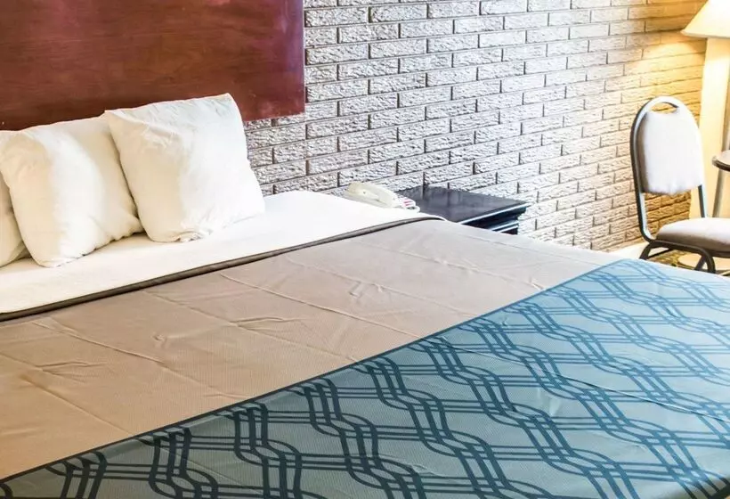 هتل Rodeway Inn & Suites Wilmington North