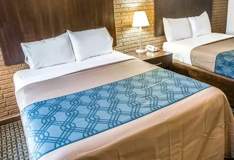 هتل Rodeway Inn & Suites Wilmington North