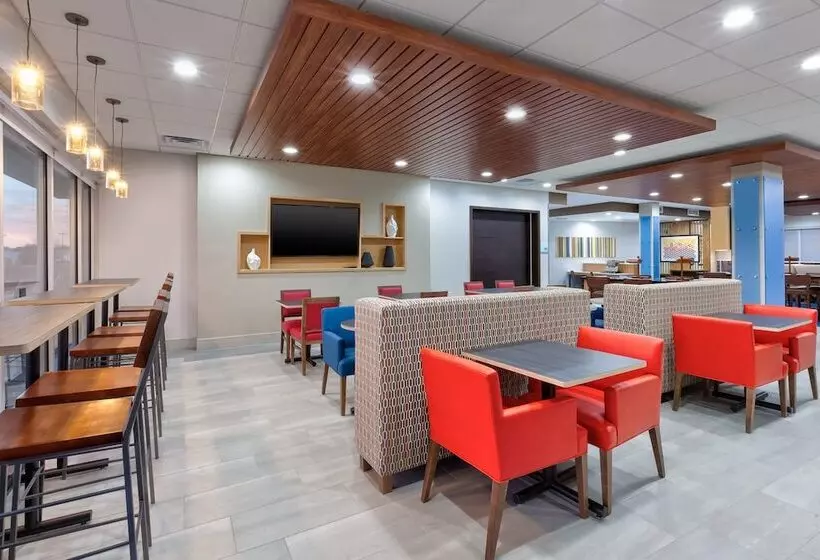 Hotelli Holiday Inn Express & Suites   Wooster, An Ihg