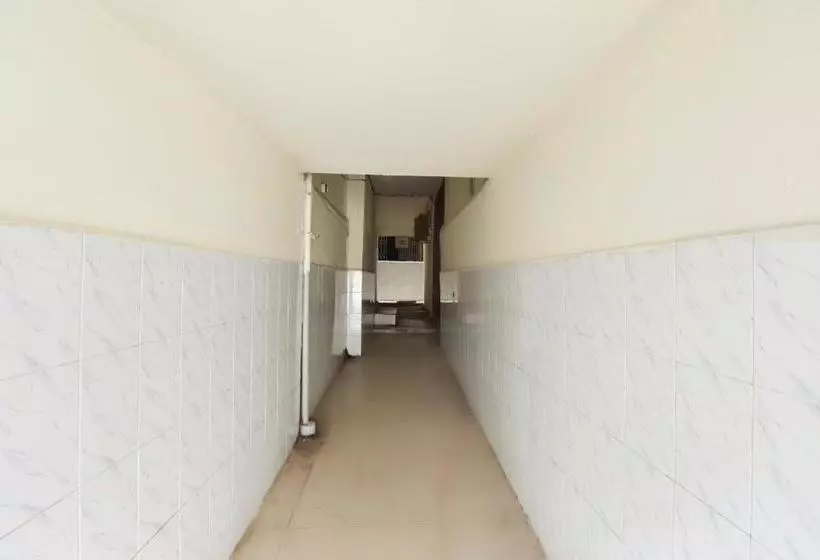 ホテル Spot On 61614 Sai Palace