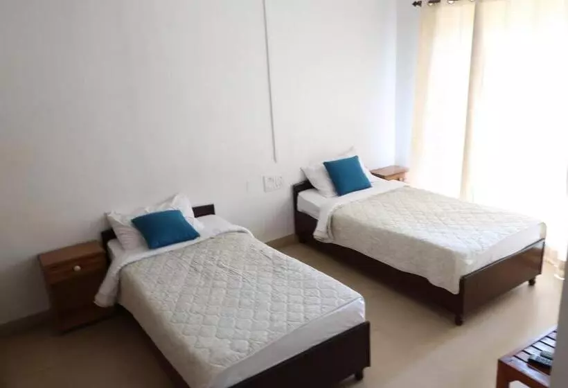 ペンション Zhim Zhim Guest House