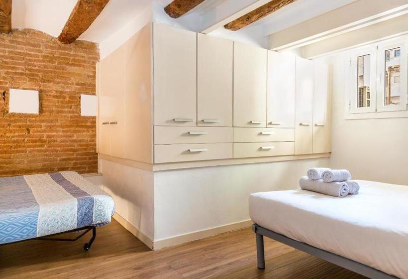 هتل Fridays Flats Dreamy Duplex Stylish Beach Loft