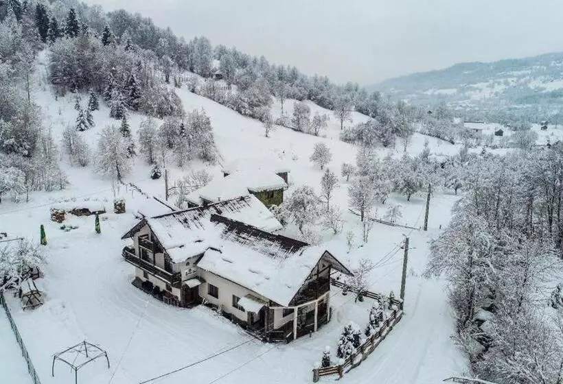 هتل Lacrima Izei