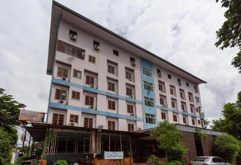 בית מלון כפרי Oyo 75356 Thipsiri Lodge