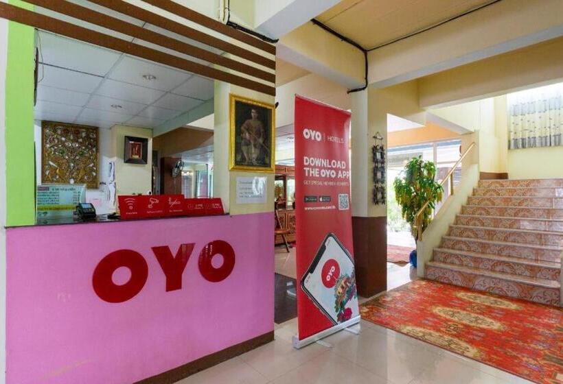 בית מלון כפרי Oyo 75356 Thipsiri Lodge