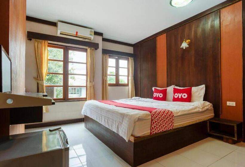 בית מלון כפרי Oyo 75356 Thipsiri Lodge