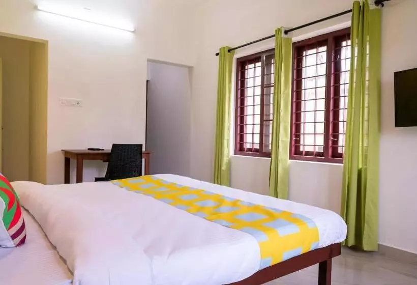 ペンション Oyo Home 22616 Elegant Puthussery Apartments 3 Bhk