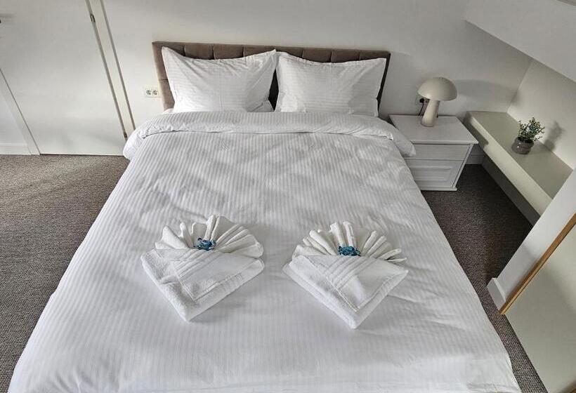 تختخواب و صبحانه Camere De Inchiriat Igloo