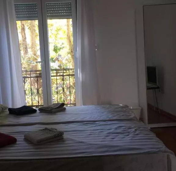Cricket Park Hostel