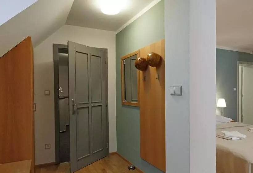 Majatalo Penzion Thir