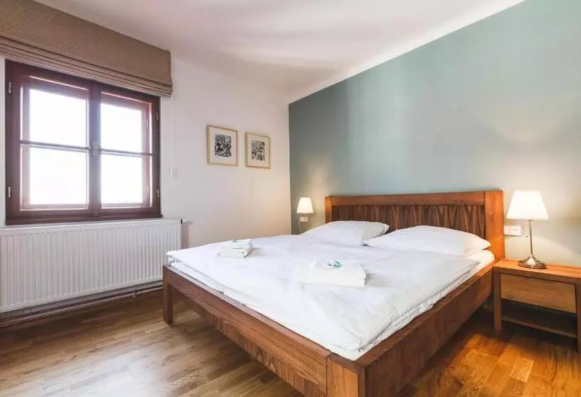 Majatalo Penzion Thir