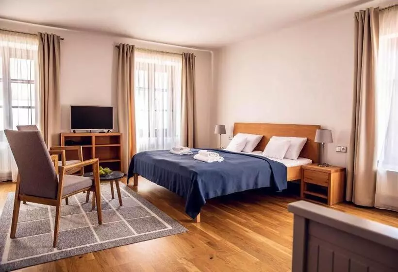 Majatalo Penzion Thir