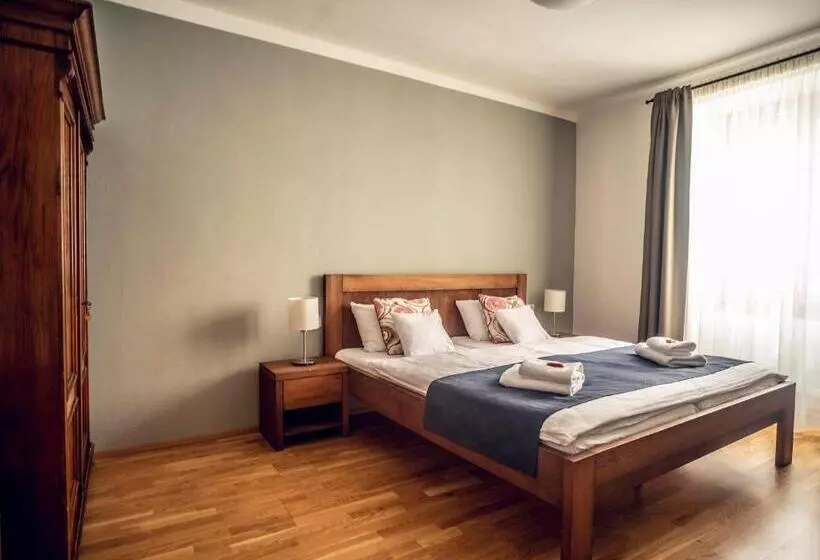 Majatalo Penzion Thir